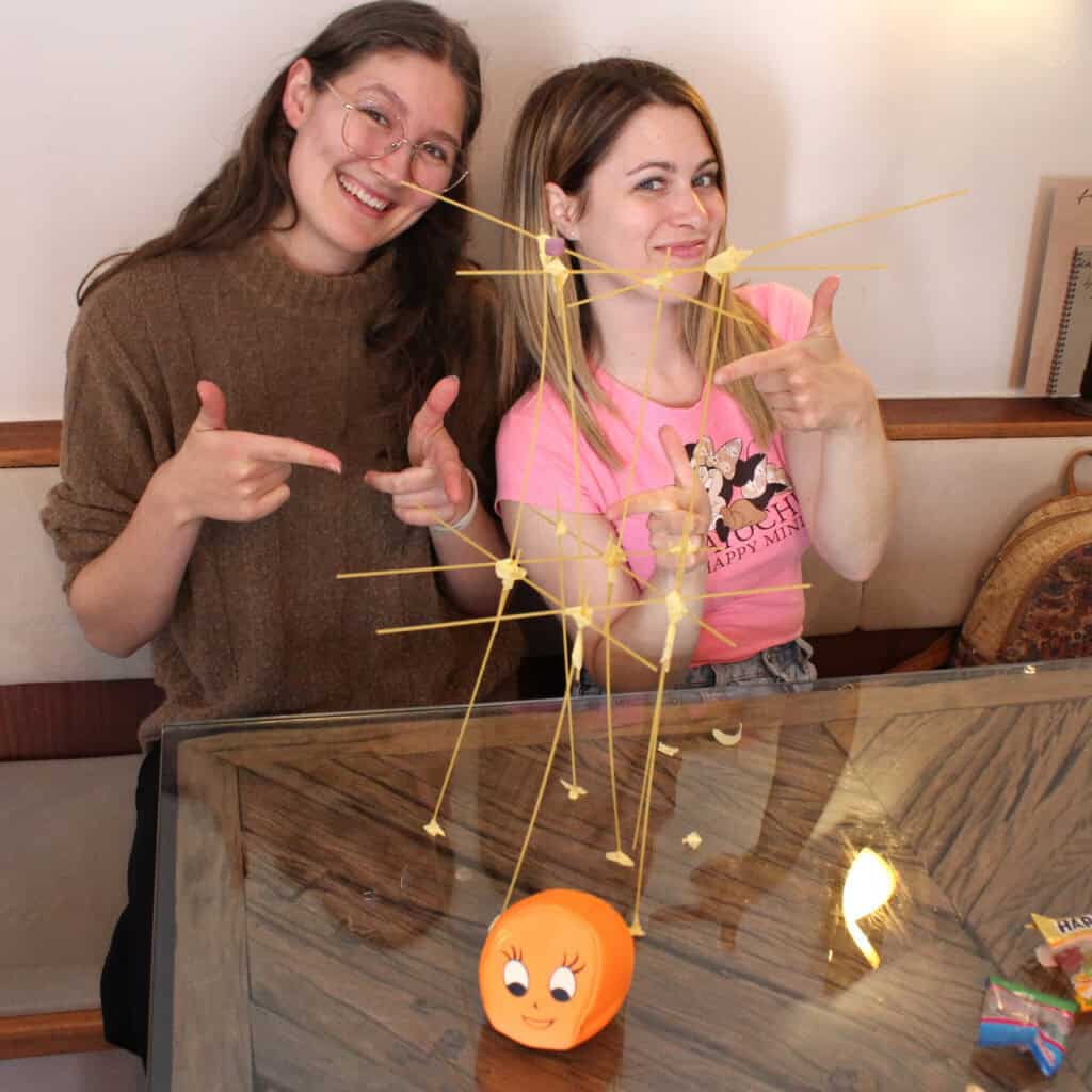 Mit einem externen Coach haben wir Einheiten zu Resilienz und Achtsamkeit gehabt.