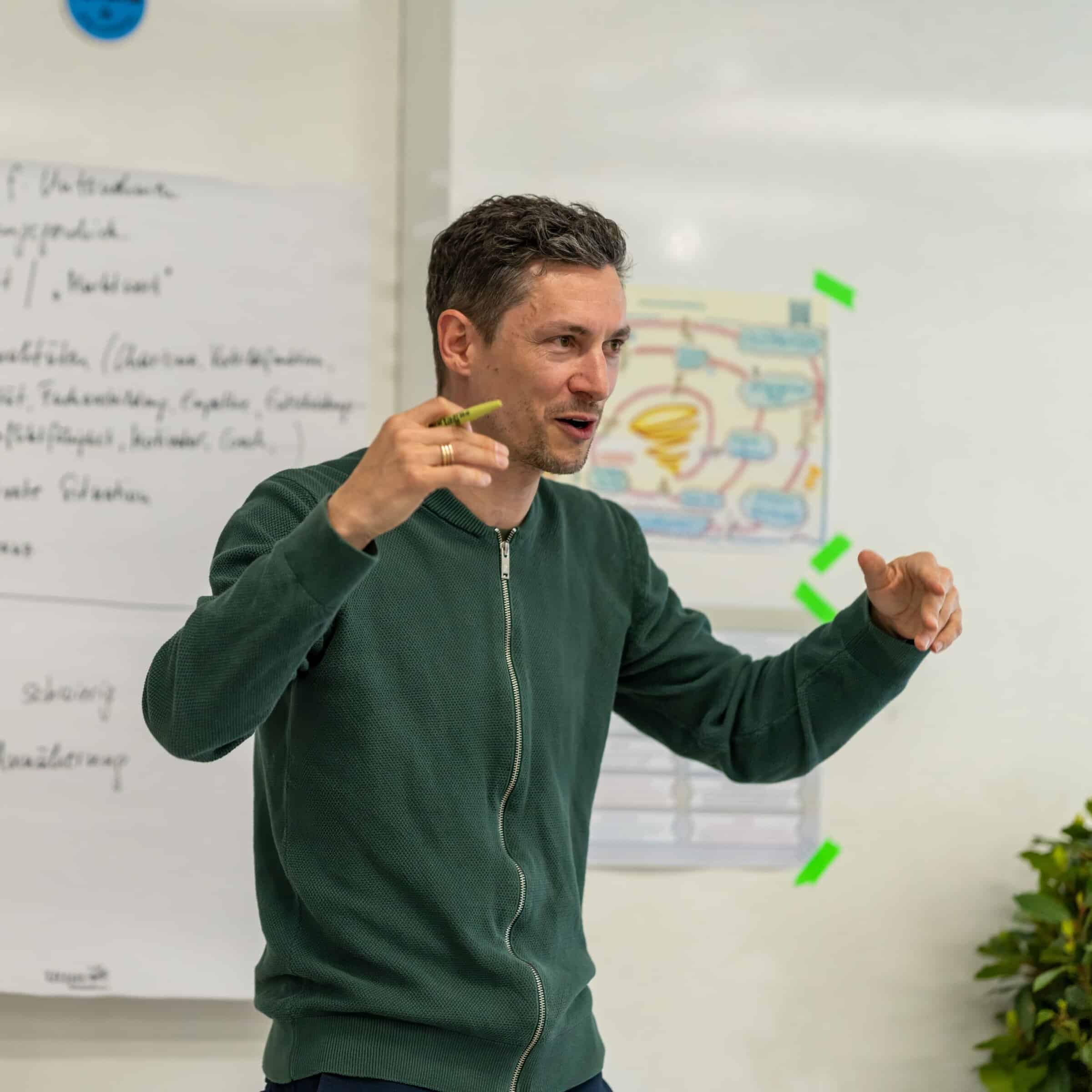 Klaus Purkarthofer und Angelika Mende haben einen Vortrag zu den New Work Aktivitäten gehalten.