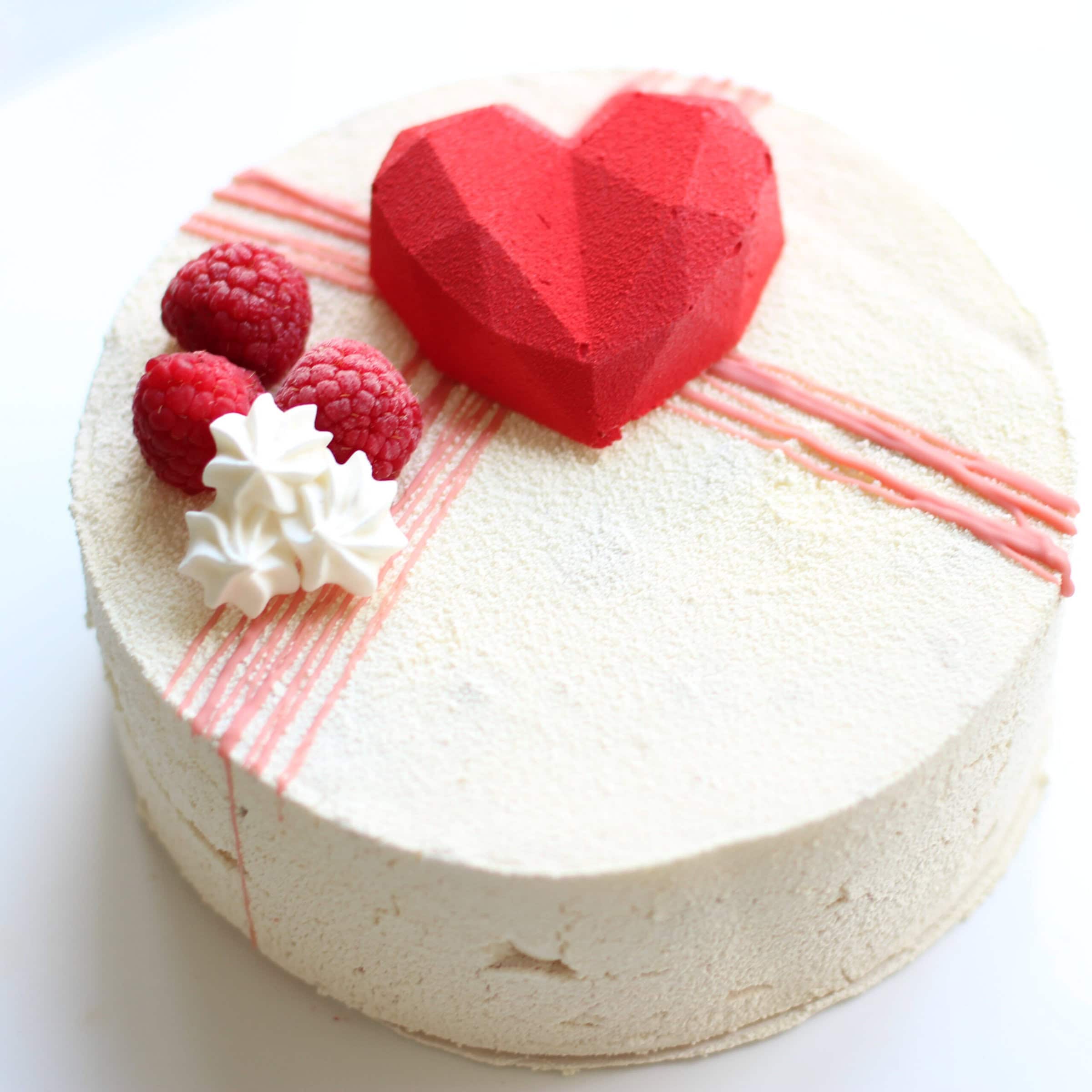 Bestelle jetzt eine Valentinstagseistorte für deinen Valentinsschatz!