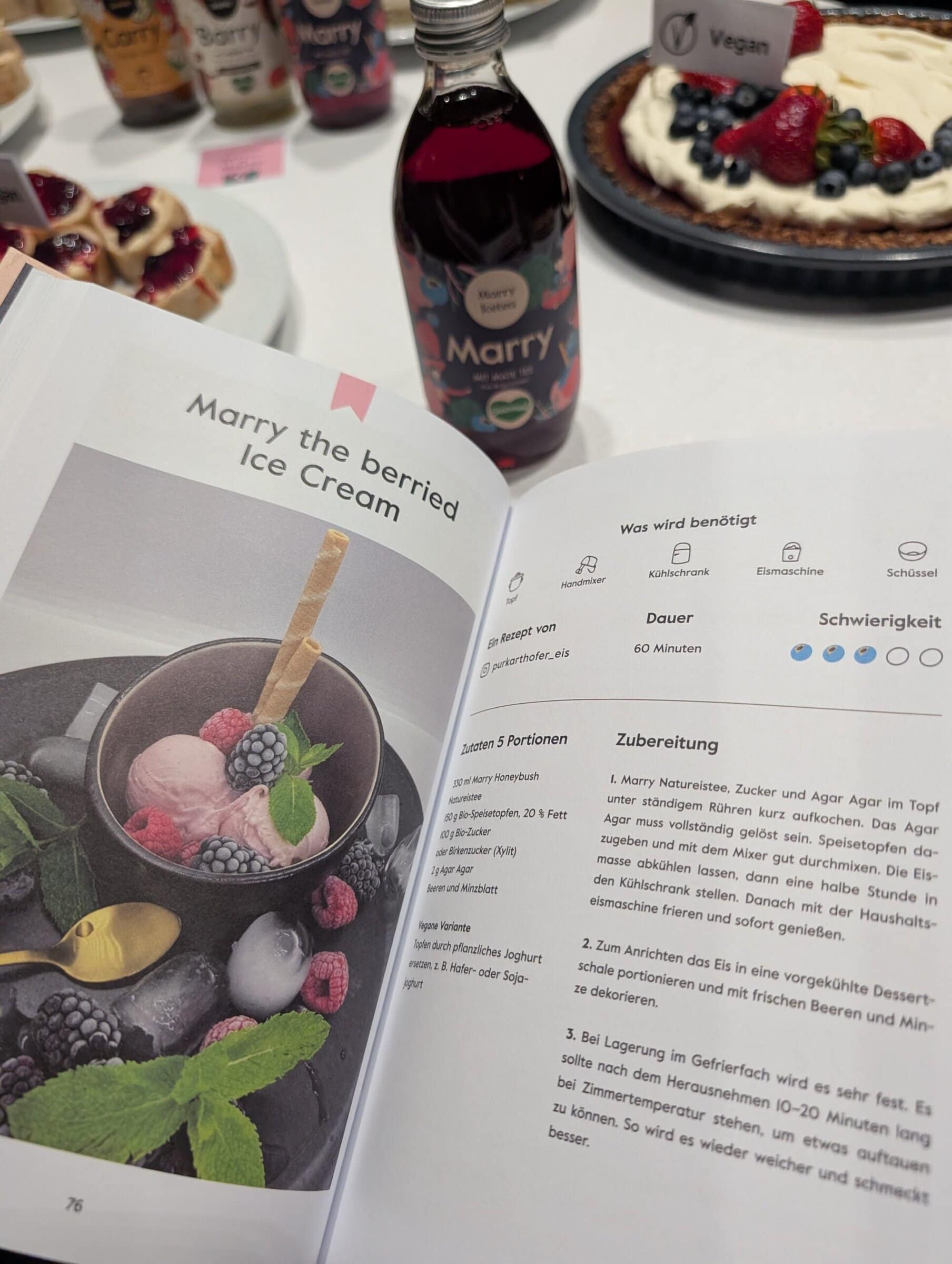 Mit unserem Marry the Berried Ice Tea sind wir im Rezeptbuch von Marry Ice Tea drin!