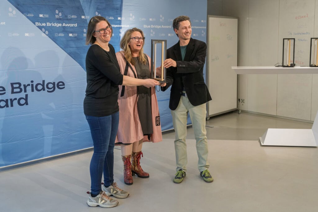 Klaus und Angelika bei der Verleihung des Blue Bridge Awards in Graz im Lendhafen.