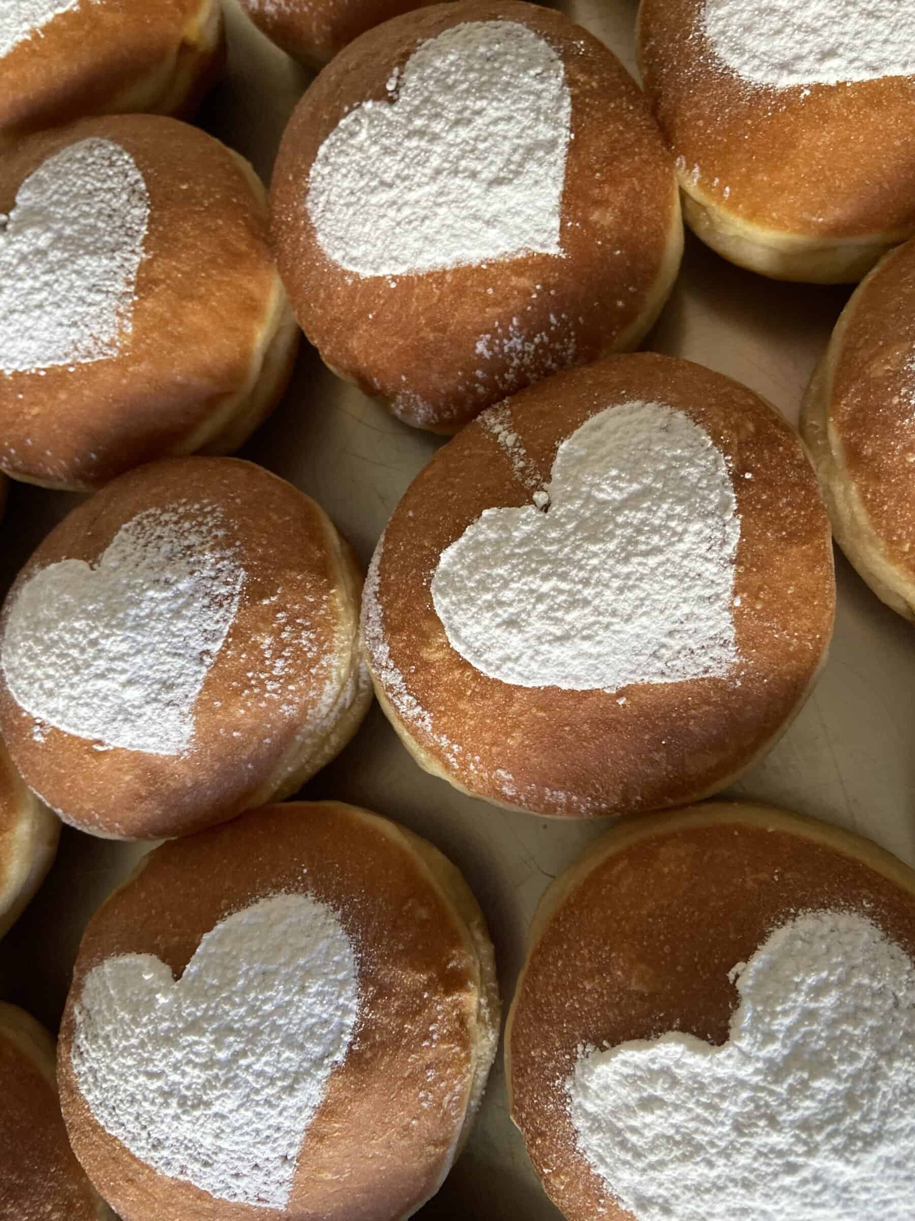 Bestelle rechtzeitig die Purkarthofer Faschingskrapfen für Faschingsdienstag!